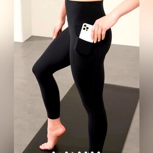 Athleta Salutation Stash High Rise 7/8 Legging